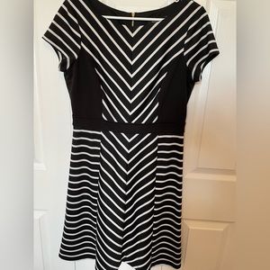 Ellen Tracy black and white dress size 8